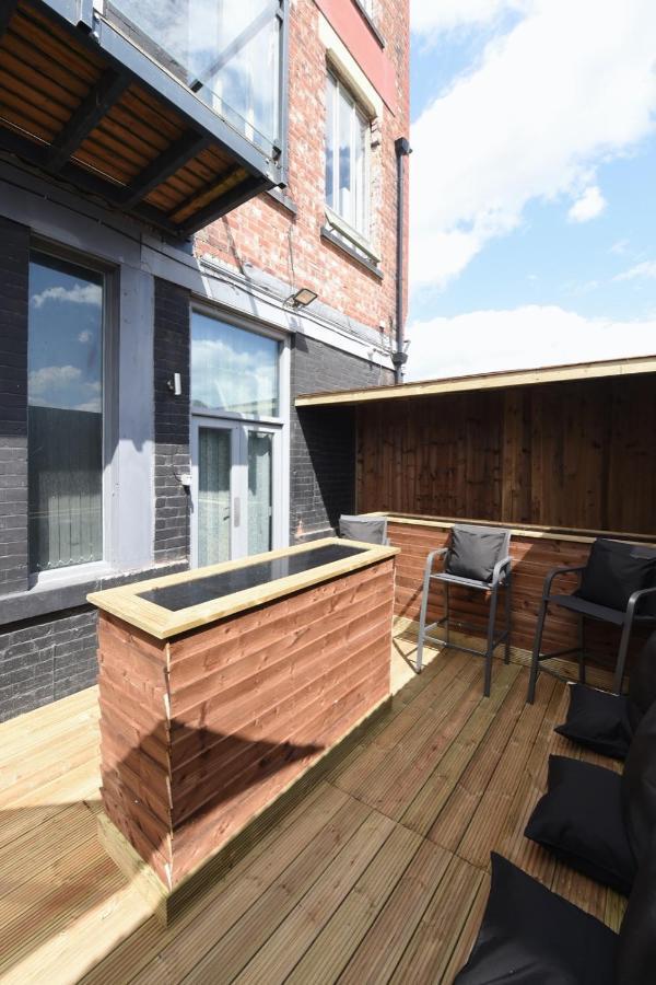 Slps 14 Hot Tub, Bar & Outdoor Terrace Apartman Manchester Kültér fotó