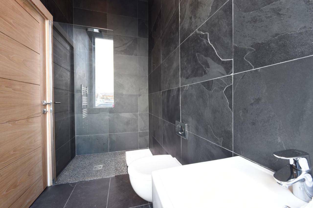 Slps 14 Hot Tub, Bar & Outdoor Terrace Apartman Manchester Kültér fotó