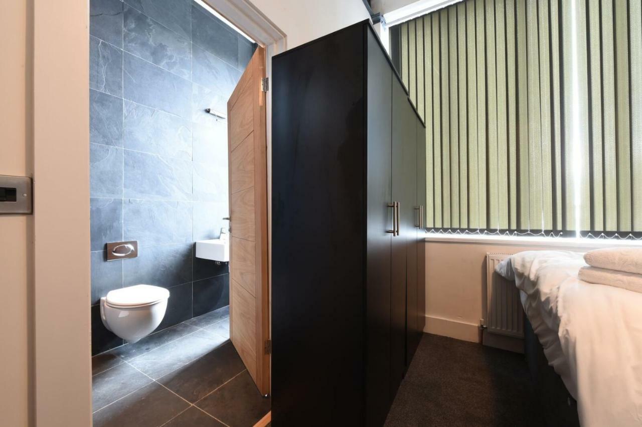 Slps 14 Hot Tub, Bar & Outdoor Terrace Apartman Manchester Kültér fotó