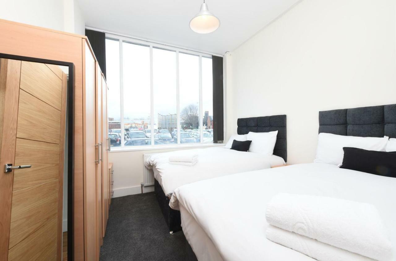 Slps 14 Hot Tub, Bar & Outdoor Terrace Apartman Manchester Kültér fotó